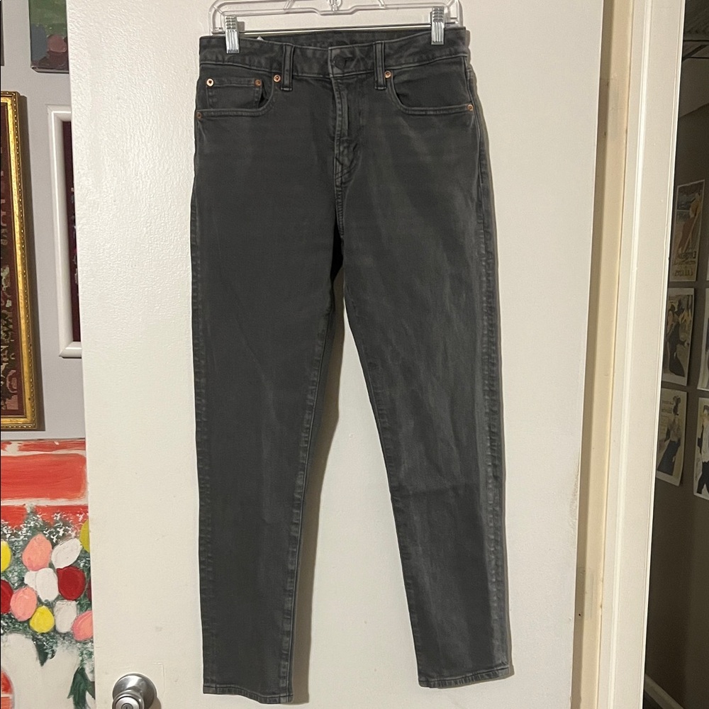 American Eagle gray men’s denim jeans. Athletic fit